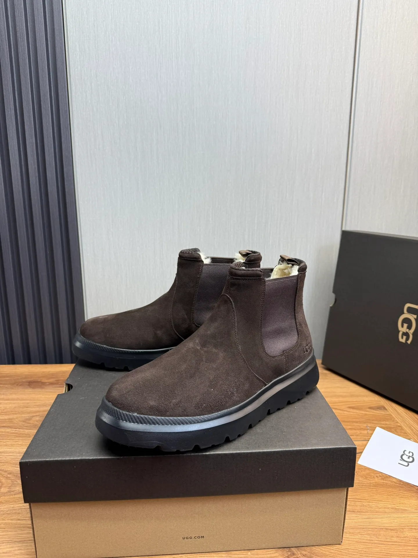 Men's shoes 💰480💰 [UGG] Hot winter warm boots 🐑Purely hand-stitched! Simple and stylish design, frosted cowhide➕Comfortable and warm wool➕UGG original outsole‼ ️Soft and comfortable to wear, good warmth retention, and excellent foot feel. Regular size 41-47